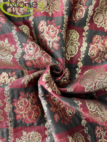 Жаккард бордовый квадраты